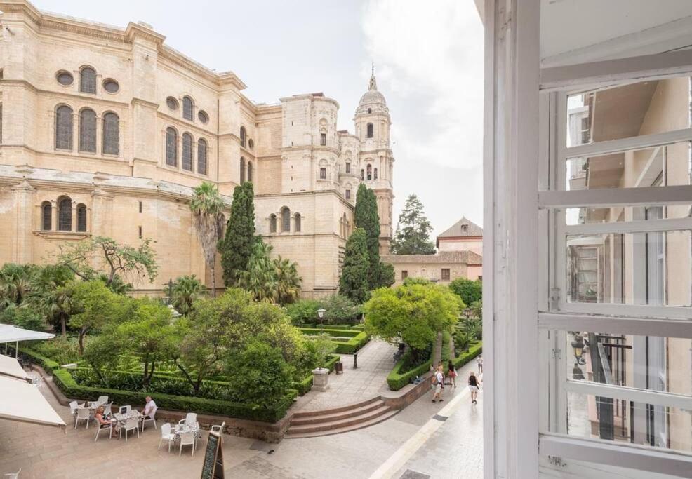 Cathedral Suites Малага Номер фото